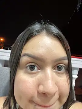 Snapshot of Pretty_Isadora chatting on 02.12.25 Pretty Isadora online show from 02.12.25