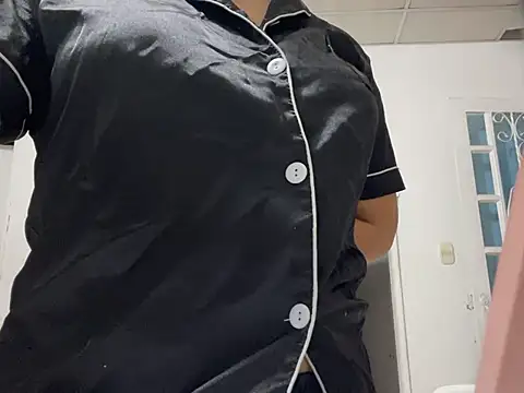 Snapshot of Pretty_Isadora chatting on 02.20.25 Pretty Isadora online show from 02.20.25