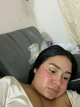 Snapshot of Pretty_Isadora chatting on 03.16.25 Pretty Isadora online show from 03.16.25