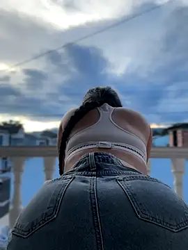 Snapshot of Pretty_Isadora chatting on 09.21.25 Pretty Isadora online show from 09.21.25