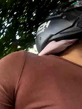 Snapshot of Pretty_Isadora chatting on 11.23.25 Pretty Isadora online show from 11.23.25