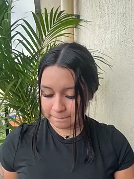 Pretty Isadora online show from 01.16.26