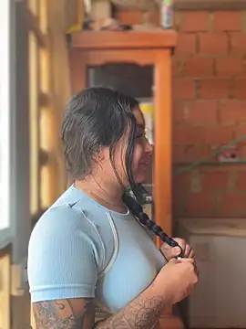 Pretty Isadora online show from 02.17.26