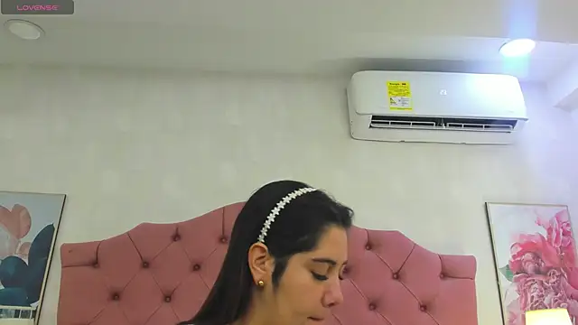ThyaraJhons online show from 06.27.26