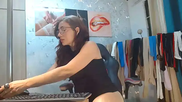 Samantabrown  online show from 07.17.26