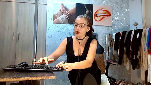 Samantabrown  online show from 07.24.26