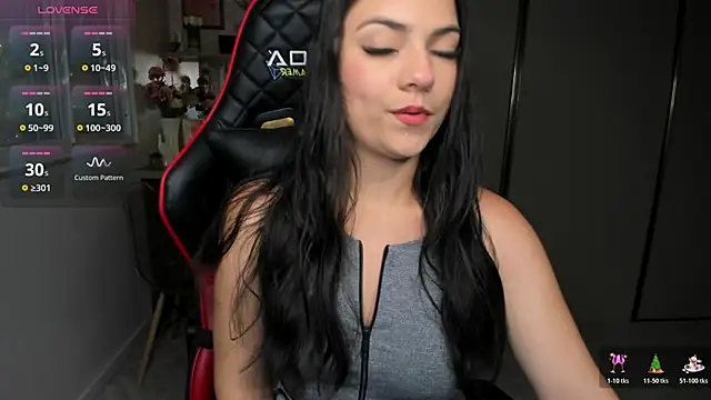 Snapshot of ivyy_scott chatting on 12.02.25 ivyy scott online show from 12.02.25