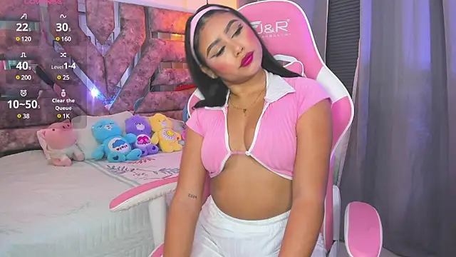 Snapshot of Mia_coxx1 chatting on 01.13.25 Mia coxx1 online show from 01.13.25