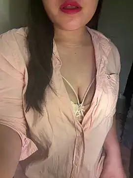 Snapshot of --Lyly-- chatting on 03.25.26 --Lyly-- online show from 03.25.26