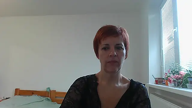 Snapshot of LoraLoraMay chatting on 10.10.25 LoraLoraMay online show from 10.10.25