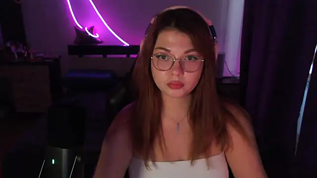 Snapshot of helengilmor chatting on 10.14.25 helengilmor online show from 10.14.25