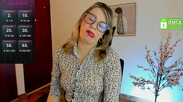 Snapshot of Chanelll_Taylorr_ chatting on 02.11.25 Chanelll Taylorr  online show from 02.11.25