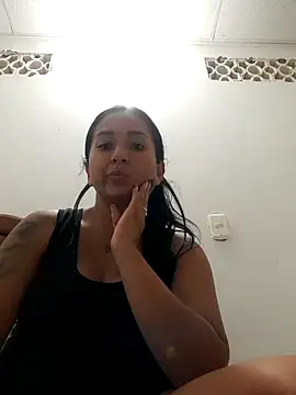 Snapshot of luna_asss chatting on 04.17.26 luna asss online show from 04.17.26