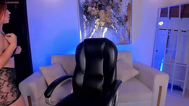 SamanthaKlein  online show from 02.08.25