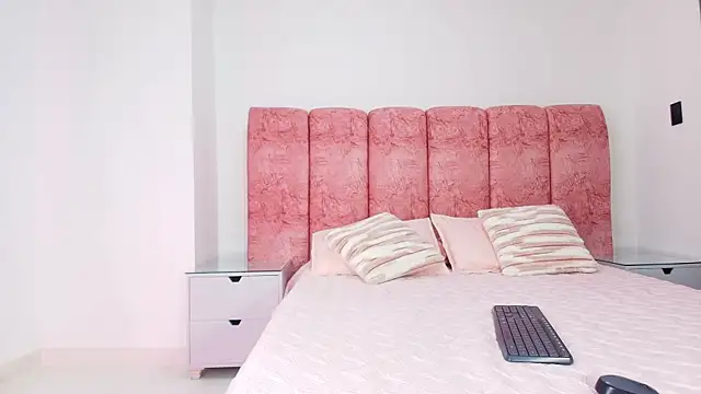 kendal rossi online show from 12.17.25