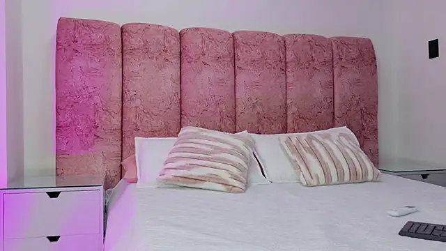 kendal rossi online show from 01.11.26