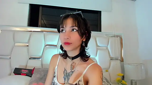 Naomi-Haruno online show from 02.06.25