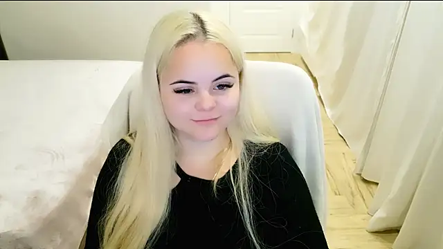 Snapshot of lovely-eyes chatting on 03.18.25 lovely-eyes online show from 03.18.25