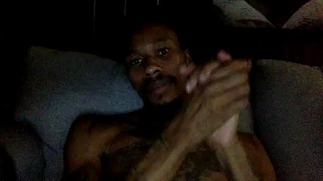 Snapshot of KingDerRico chatting on 09.16.25 KingDerRico online show from 09.16.25