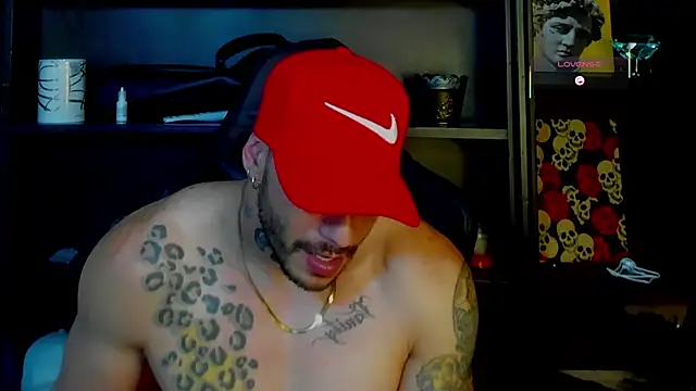 Snapshot of RickG_Oficial chatting on 12.22.25 RickG Oficial online show from 12.22.25