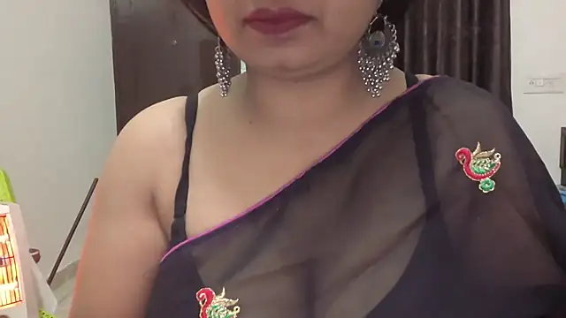 Snapshot of Gulaboo_bhabi chatting on 02.04.25 Gulaboo bhabi online show from 02.04.25