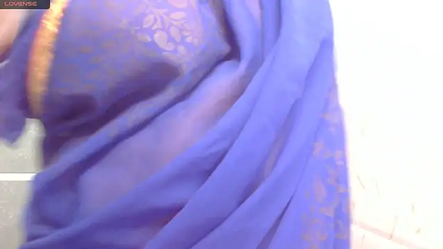 Snapshot of Gulaboo_bhabi chatting on 10.28.25 Gulaboo bhabi online show from 10.28.25