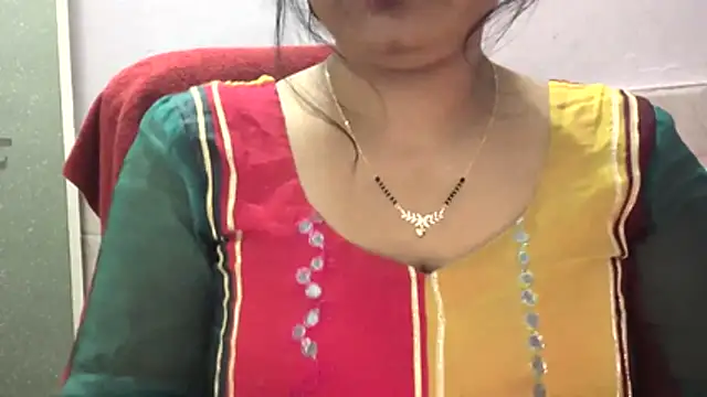 Snapshot of Gulaboo_bhabi chatting on 01.08.26 Gulaboo bhabi online show from 01.08.26