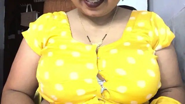 Snapshot of Gulaboo_bhabi chatting on 01.16.26 Gulaboo bhabi online show from 01.16.26