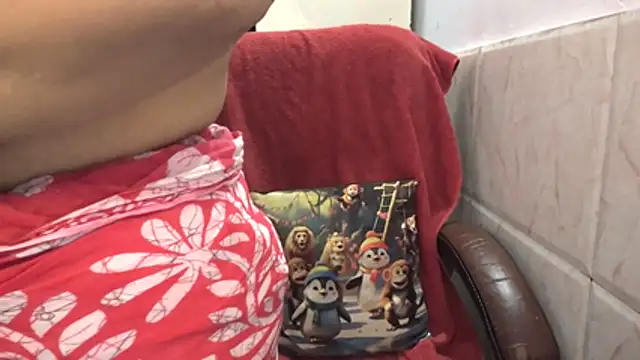 Snapshot of Gulaboo_bhabi chatting on 02.15.26 Gulaboo bhabi online show from 02.15.26