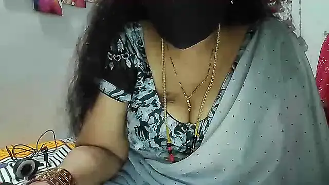 Snapshot of Rani_Darling_99 chatting on 10.04.25 Rani Darling 99 online show from 10.04.25