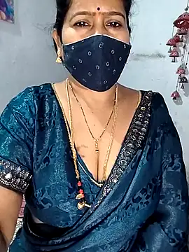 Snapshot of Rani_Darling_99 chatting on 11.25.25 Rani Darling 99 online show from 11.25.25