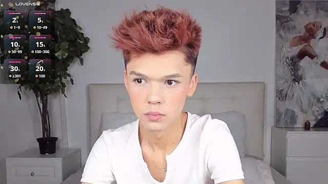 Felix Rey online show from 02.05.26