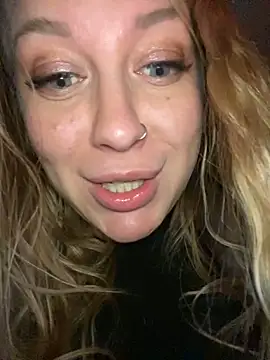 Snapshot of Sweet___Emily chatting on 01.14.25 Sweet   Emily online show from 01.14.25