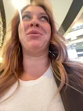 Snapshot of Sweet___Emily chatting on 01.17.25 Sweet   Emily online show from 01.17.25