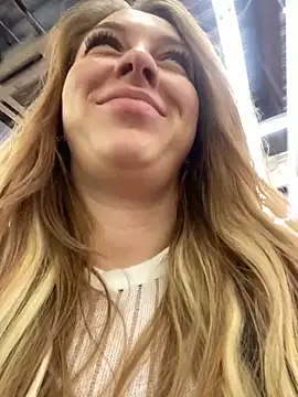 Snapshot of Sweet___Emily chatting on 02.01.25 Sweet   Emily online show from 02.01.25