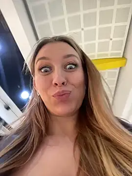 Snapshot of Sweet___Emily chatting on 02.12.25 Sweet   Emily online show from 02.12.25