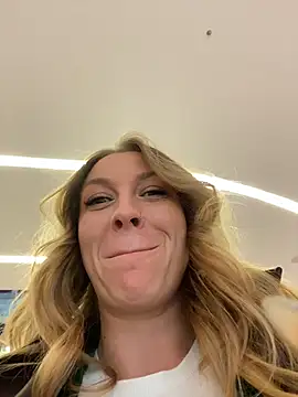 Snapshot of Sweet___Emily chatting on 01.12.26 Sweet Emily online show from 01.12.26