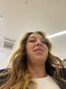 Snapshot of Sweet___Emily chatting on 01.15.26 Sweet Emily online show from 01.15.26