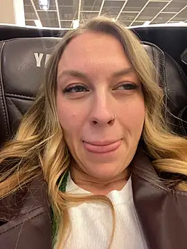 Snapshot of Sweet___Emily chatting on 01.18.26 Sweet Emily online show from 01.18.26