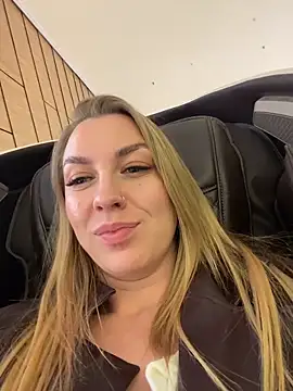 Snapshot of Sweet___Emily chatting on 03.30.26 Sweet Emily online show from 03.30.26