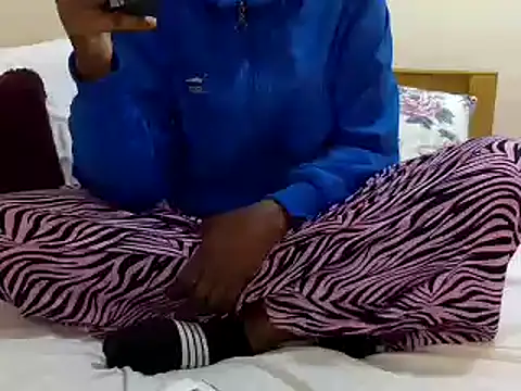 Snapshot of Sexy_megg chatting on 03.18.25 Sexy megg online show from 03.18.25