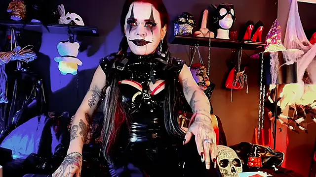 MorganaCrowley online show from 10.31.25