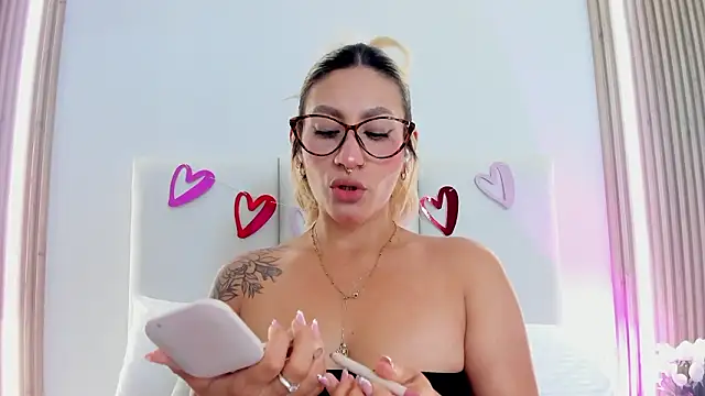 Emily robertss online show from 02.16.26