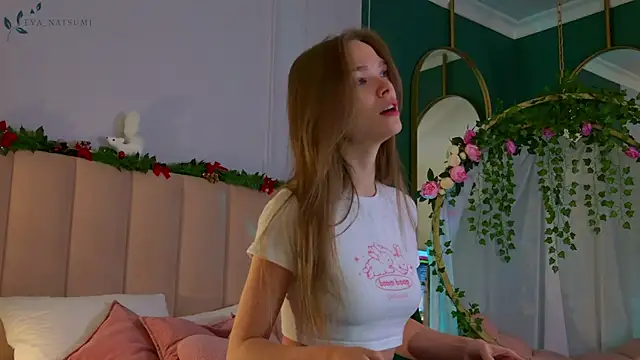 Eva Natsumi online show from 12.16.24