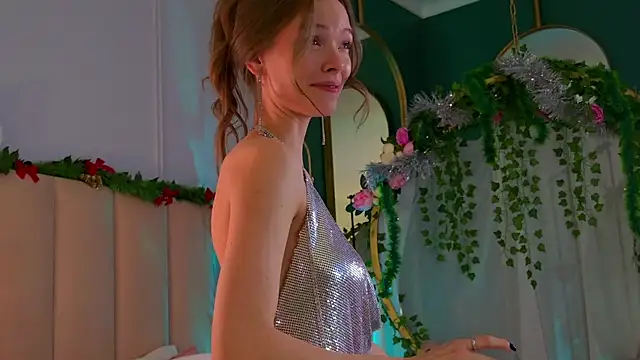 Eva Natsumi online show from 12.31.24