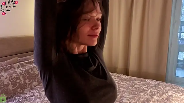 Snapshot of Eva_Natsumi chatting on 03.31.26 Eva Natsumi online show from 03.31.26