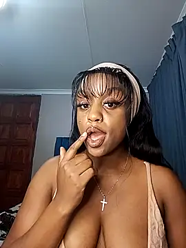 Queen-Chocolate online show from 10.26.25