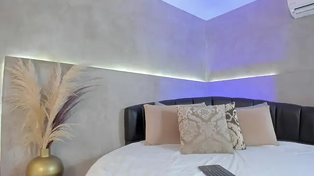 Snapshot of Nicol_Lopez_1 chatting on 12.03.25 Nicol Lopez 1 online show from 12.03.25