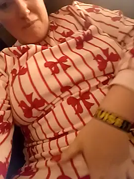 roxy-rose online show from 11.29.25