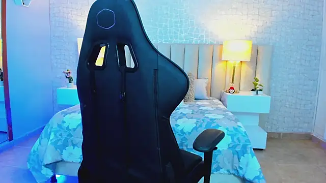 Snapshot of sara_parker069 chatting on 12.11.24 sara parker069 online show from 12.11.24